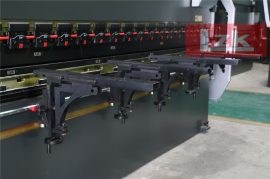 Prensa hidráulica de la máquina dobladora de láminas de metal de 200 toneladas y 4000 mm